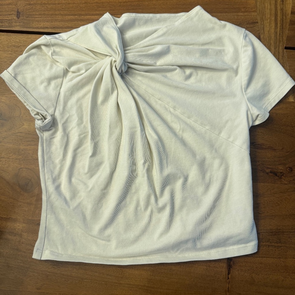 Lululemon Twist Knot Fitted T-shirt - Size S never worn